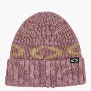 NWT Oakley women’s knit  beanie unisex size U color toadstool
